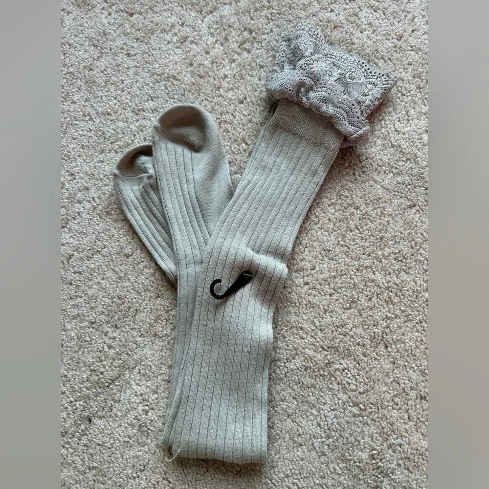 NWOT Ribbed Ruffle Socks